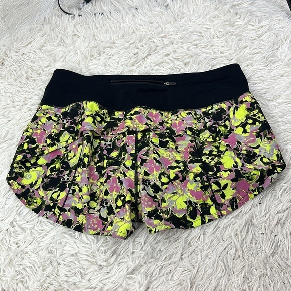 Lululemon Speed Up High-Rise Lined Short 2.5" Inflected Highlight Yellow Multi - Picture 4 of 5